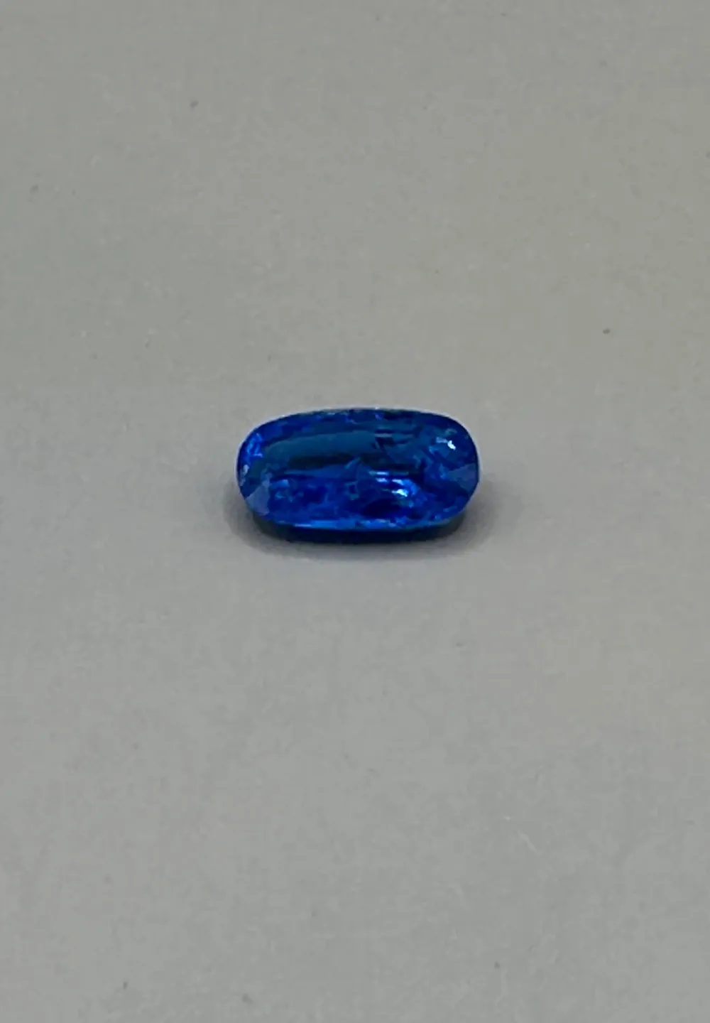 Cobalt Spinel, Vietnam