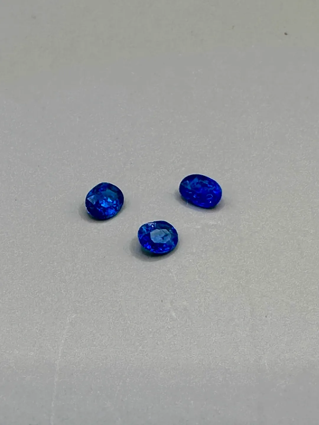 2,5x3.5 Cobalt Spinel